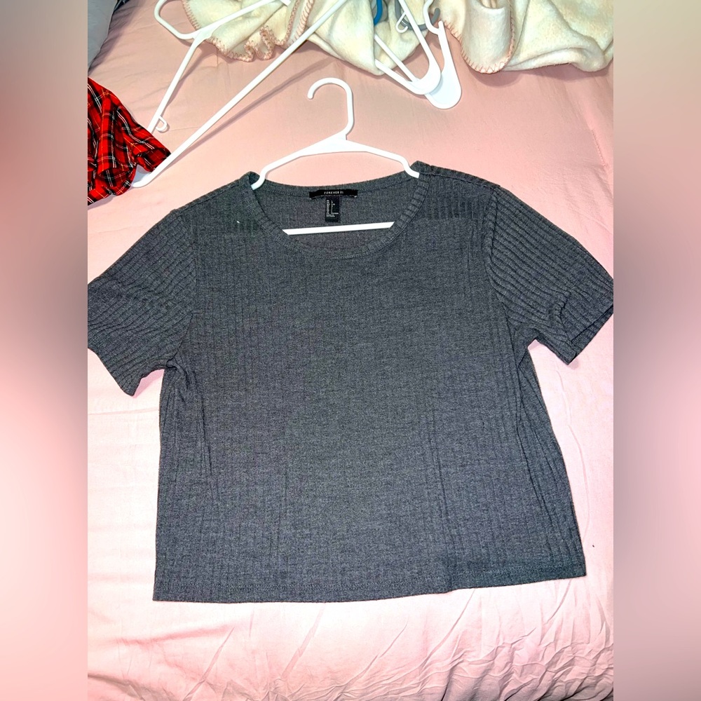 grey crop top